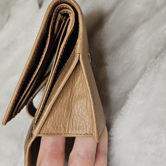 Gucci Interlocking G Bifold Wallet Tan Grained Leather Gold Tone Hardware - Picture 12 of 14